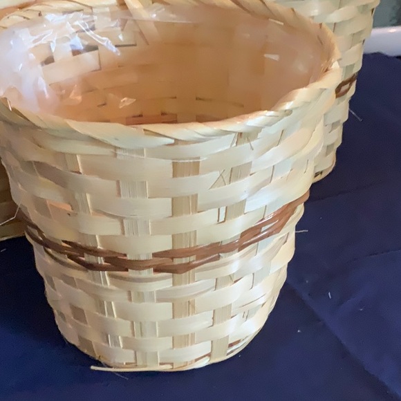 Flower pots - Picture 2 of 2